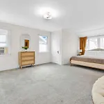Classic Home Near Downtown & Hollywood