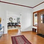 Classic Home Near Downtown & Hollywood
