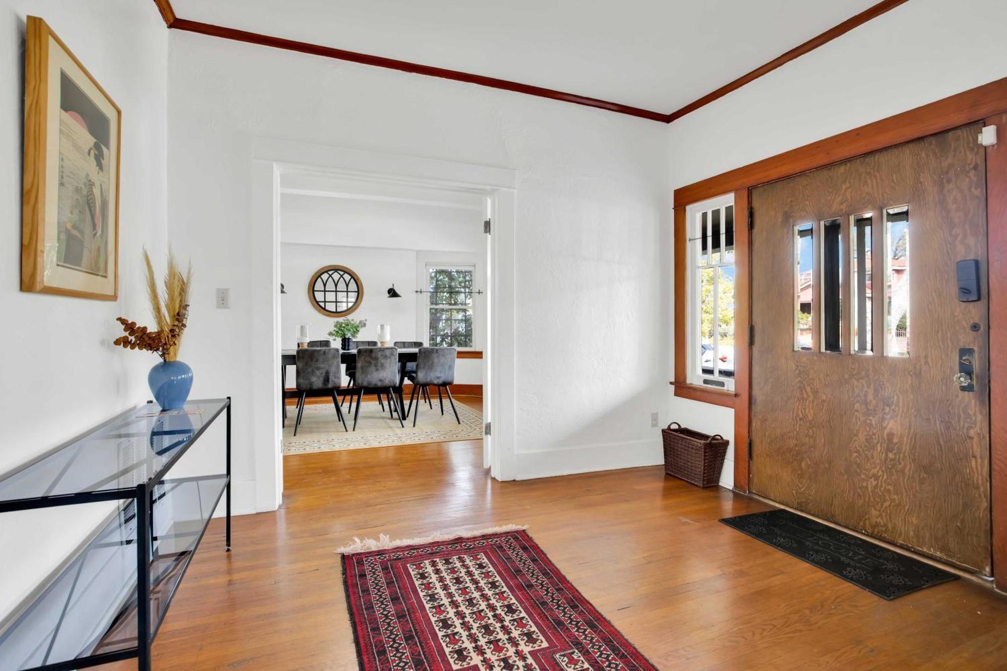 Classic Near Downtown & Hollywood Holiday home